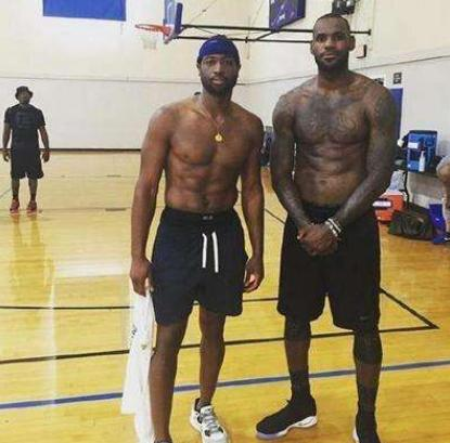 再次蝉联冠 再次蝉联冠