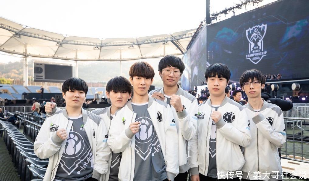 左脚中卫 左脚中卫